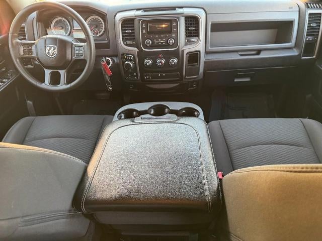 2018 RAM 1500 Express 4x4 Crew Cab Box