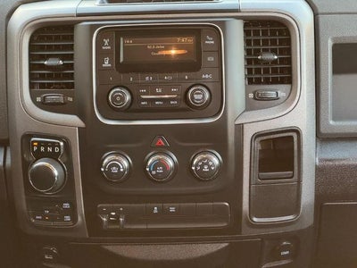 2018 RAM 1500 Express 4x4 Crew Cab Box