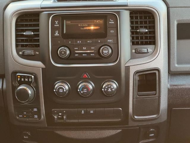 2018 RAM 1500 Express 4x4 Crew Cab Box