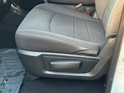 2018 RAM 1500 Express 4x4 Crew Cab Box