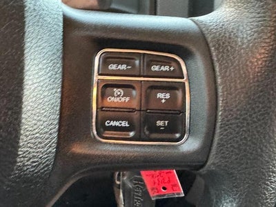 2018 RAM 1500 Express 4x4 Crew Cab Box