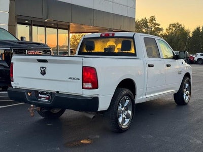 2018 RAM 1500 Express 4x4 Crew Cab Box