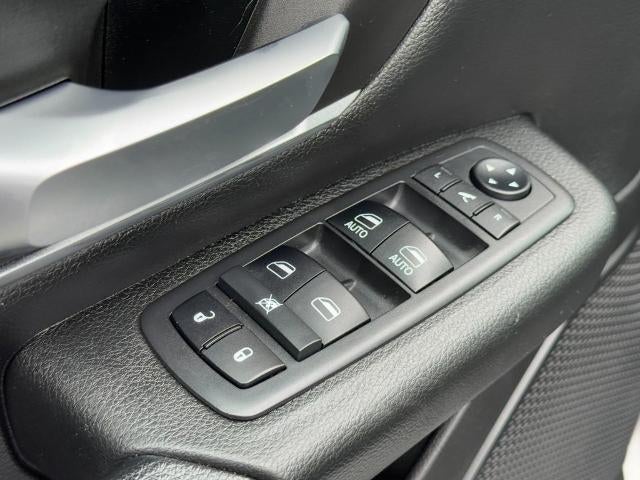 2019 RAM 1500 Big Horn/Lone Star 4x4 Crew Cab Box