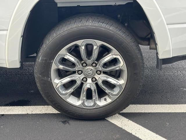 2022 RAM 1500 Laramie 4x4 Crew Cab Box