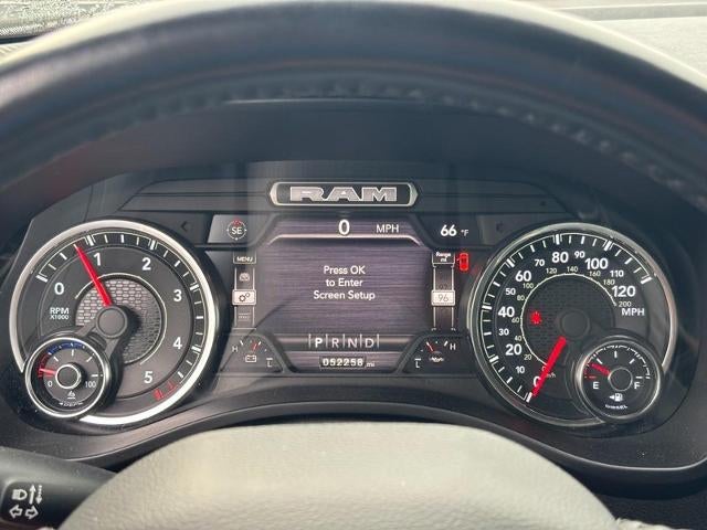 2022 RAM 1500 Laramie 4x4 Crew Cab Box