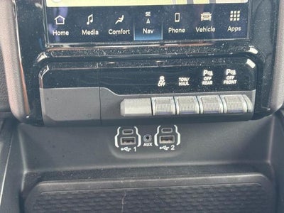 2022 RAM 1500 Laramie 4x4 Crew Cab Box