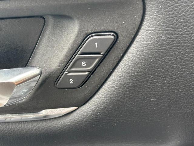 2022 RAM 1500 Laramie 4x4 Crew Cab Box