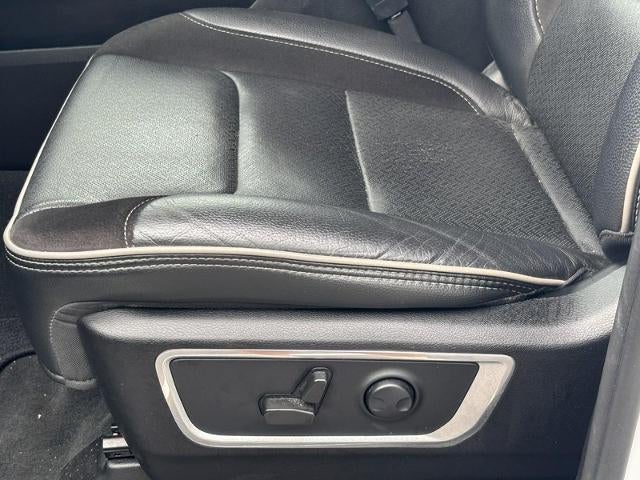 2022 RAM 1500 Laramie 4x4 Crew Cab Box