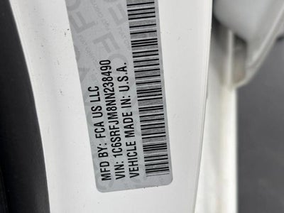 2022 RAM 1500 Laramie 4x4 Crew Cab Box