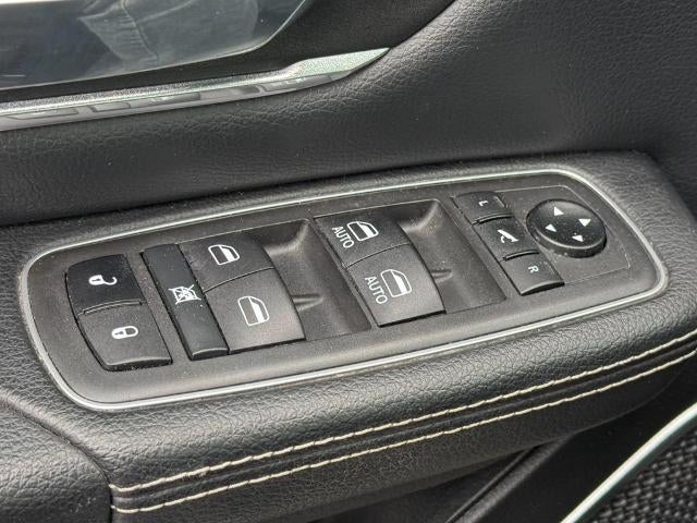 2021 RAM 1500 Laramie 4x4 Crew Cab Box