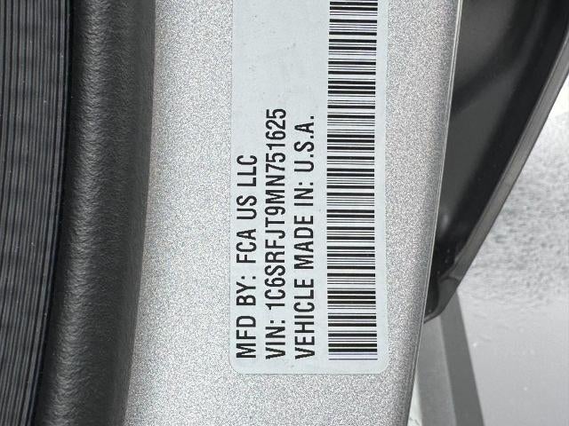 2021 RAM 1500 Laramie 4x4 Crew Cab Box