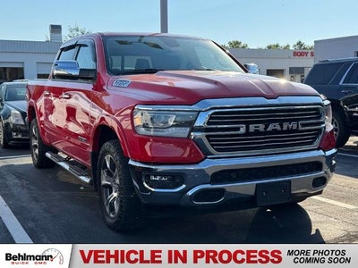 2019 RAM 1500 Laramie 4x4 Crew Cab Box