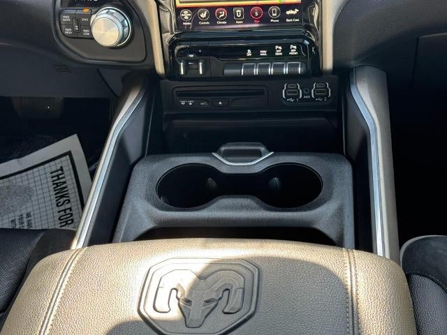 2019 RAM 1500 Laramie 4x4 Crew Cab Box