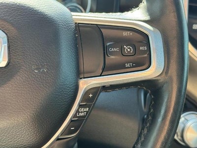 2019 RAM 1500 Laramie 4x4 Crew Cab Box