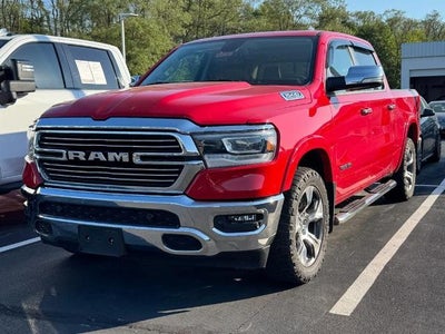 2019 RAM 1500 Laramie 4x4 Crew Cab Box