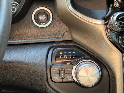 2019 RAM 1500 Laramie 4x4 Crew Cab Box