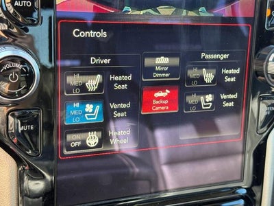 2019 RAM 1500 Laramie 4x4 Crew Cab Box