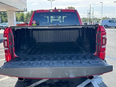 2019 RAM 1500 Laramie 4x4 Crew Cab Box
