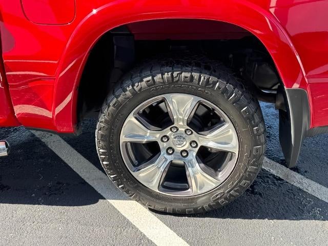 2019 RAM 1500 Laramie 4x4 Crew Cab Box