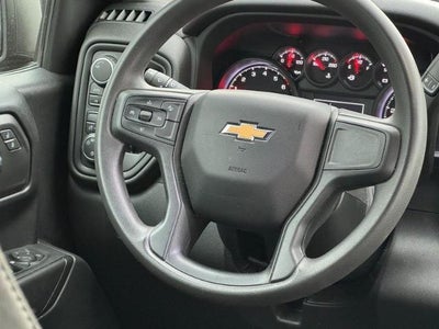 2023 Chevrolet Silverado 1500 4WD Crew Cab Custom