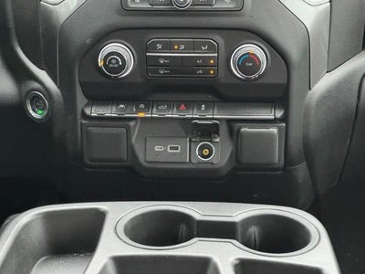 2023 Chevrolet Silverado 1500 4WD Crew Cab Custom