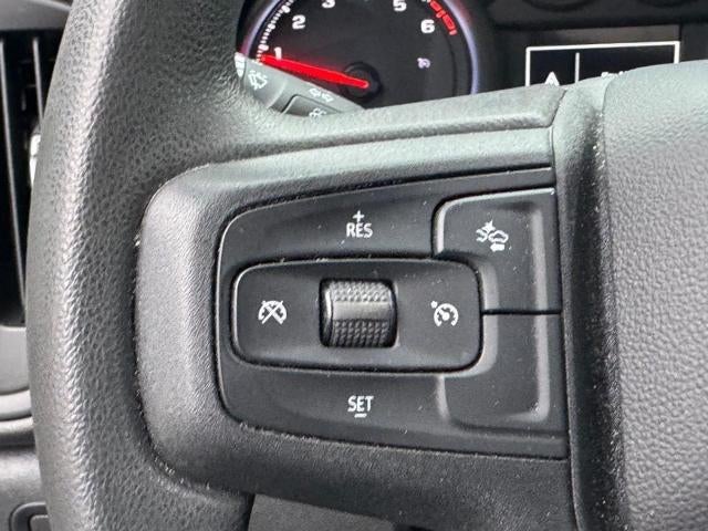 2023 Chevrolet Silverado 1500 4WD Crew Cab Custom