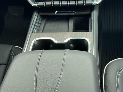 2027 GMC Acadia AWD 4dr Denali