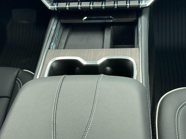 2027 GMC Acadia AWD 4dr Denali