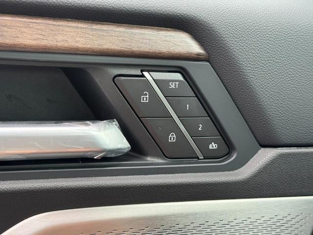 2027 GMC Acadia AWD 4dr Denali Ultimate