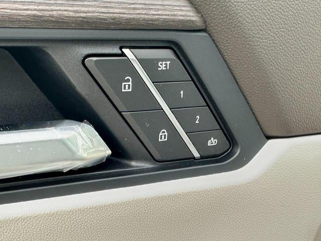 2026 GMC Acadia AWD 4dr Denali