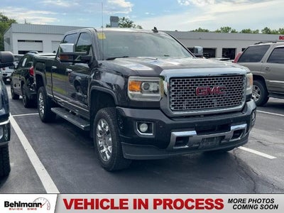 2015 GMC Sierra 2500 HD 4WD Crew Cab 153.Denali
