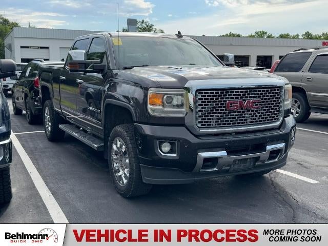2015 GMC Sierra 2500 HD 4WD Crew Cab 153.Denali