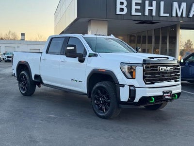 2024 GMC Sierra 2500 HD 4WD Crew Cab AT4