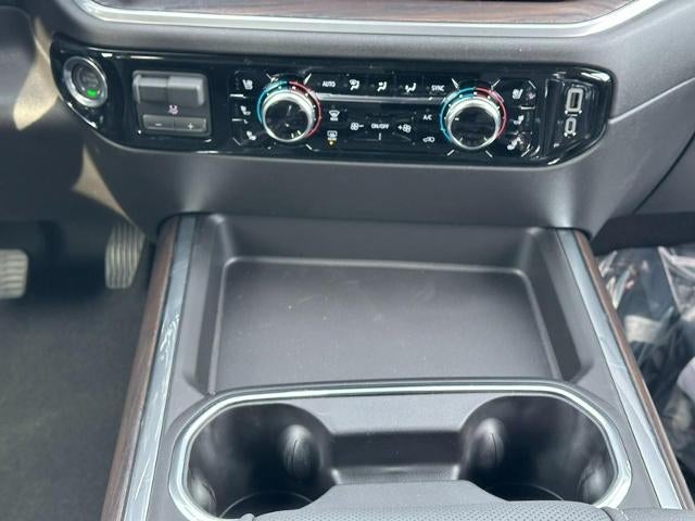 2026 GMC Sierra 2500 HD 4WD Crew Cab SLT