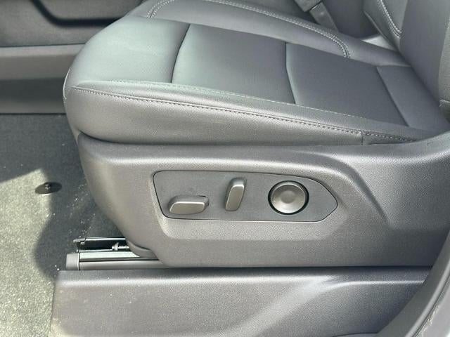 2026 GMC Sierra 2500 HD 4WD Crew Cab SLT