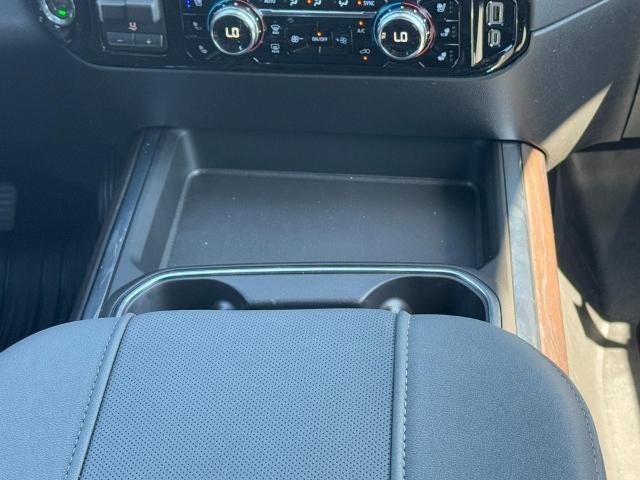 2026 GMC Sierra 2500 HD 4WD Crew Cab SLT
