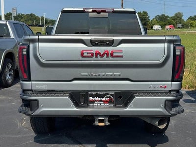2025 GMC Sierra 2500 HD 4WD Crew Cab AT4