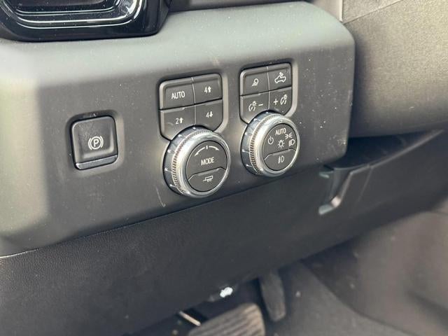 2026 GMC Sierra 3500 HD 4WD Crew Cab AT4