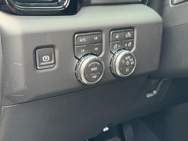 2026 GMC Sierra 3500 HD 4WD Crew Cab AT4