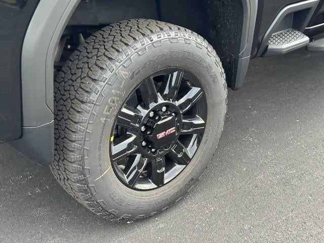 2026 GMC Sierra 3500 HD 4WD Crew Cab AT4