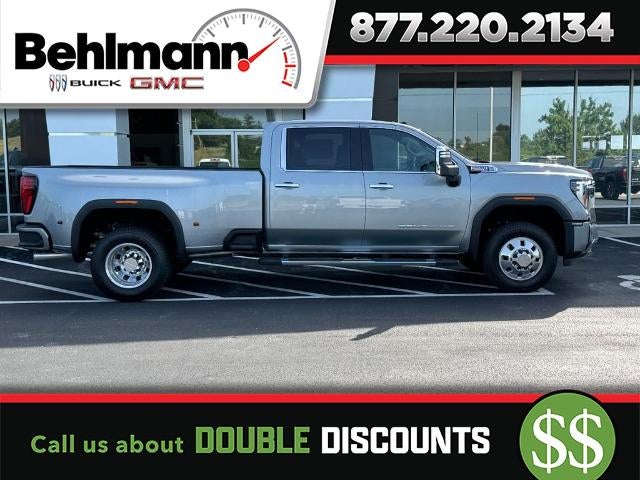 2026 GMC Sierra 3500 HD 4WD Crew Cab Denali