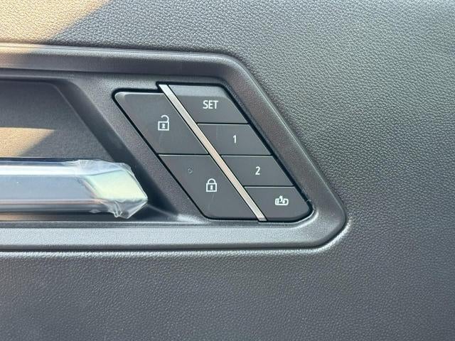 2026 GMC Canyon 4WD Crew Cab AT4