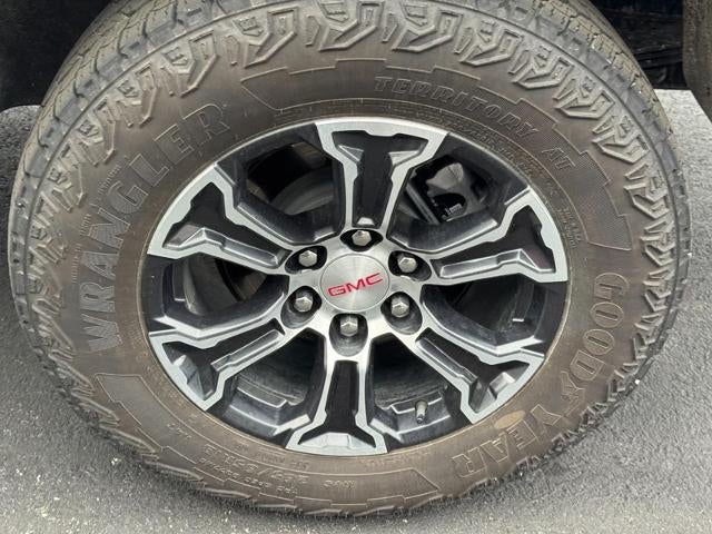 2025 GMC Canyon 4WD Crew Cab AT4