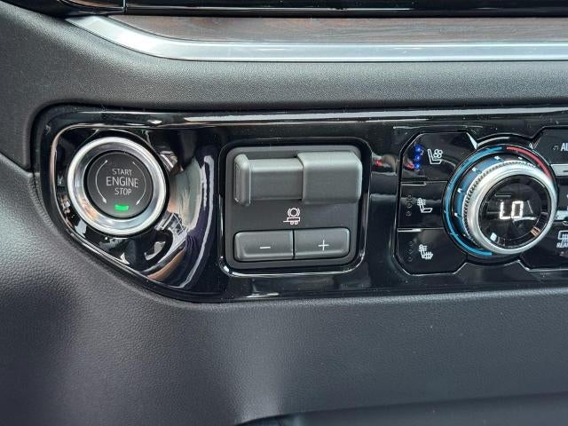 2026 GMC Sierra 1500 4WD Crew Cab SLT