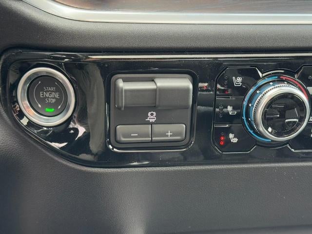 2026 GMC Sierra 1500 4WD Crew Cab SLT