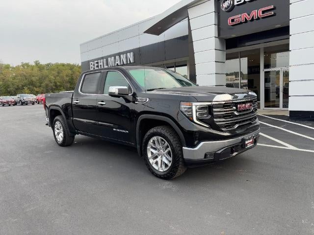 2022 GMC Sierra 1500 4WD Crew Cab SLT