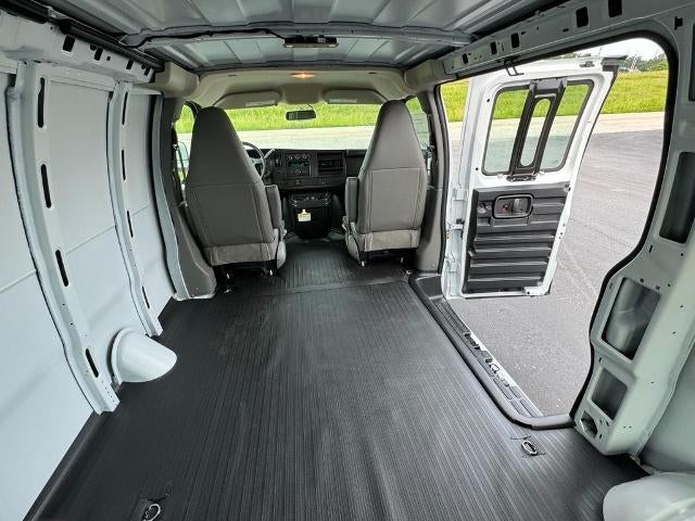 2026 GMC Savana Cargo RWD 2500 135"