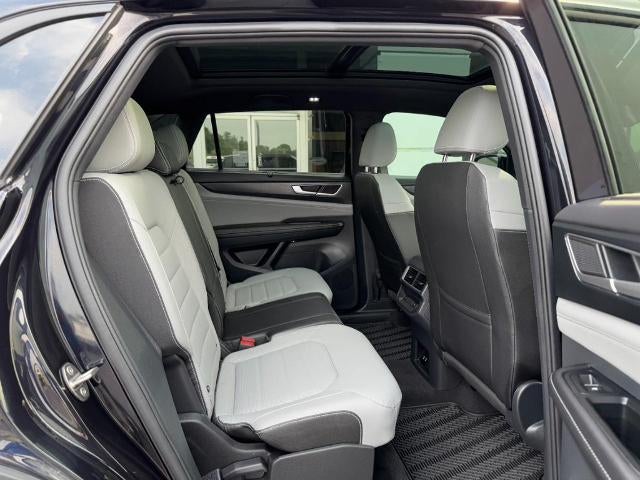 2025 Volkswagen Atlas Cross Sport 2.0T SEL R-Line Black 4MOTION