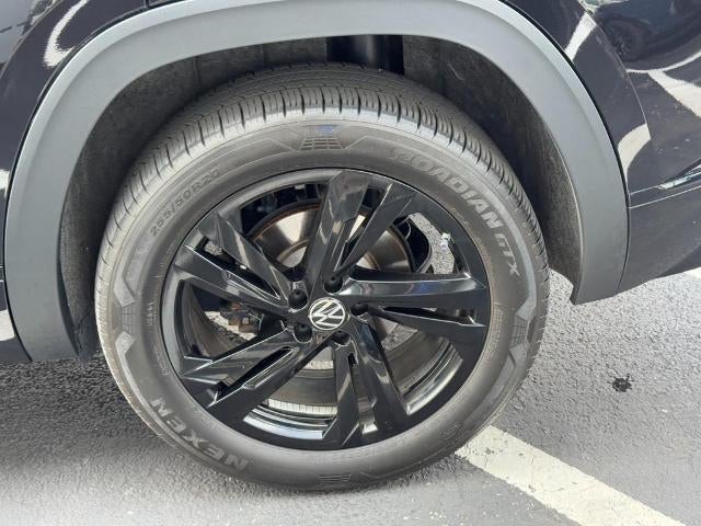 2025 Volkswagen Atlas Cross Sport 2.0T SEL R-Line Black 4MOTION