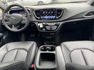 2025 Chrysler Pacifica Select FWD